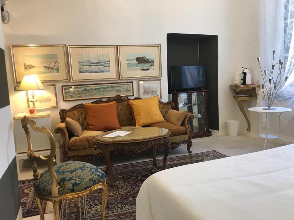 Hotel Sanctus Syrus 4 Albenga Zewnętrze zdjęcie